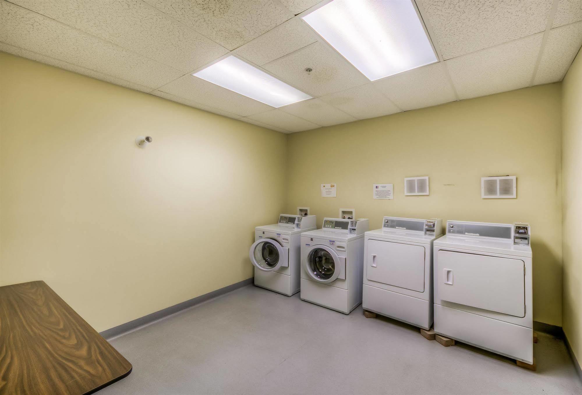 Motel 6-Estevan, Sk Exteriör bild